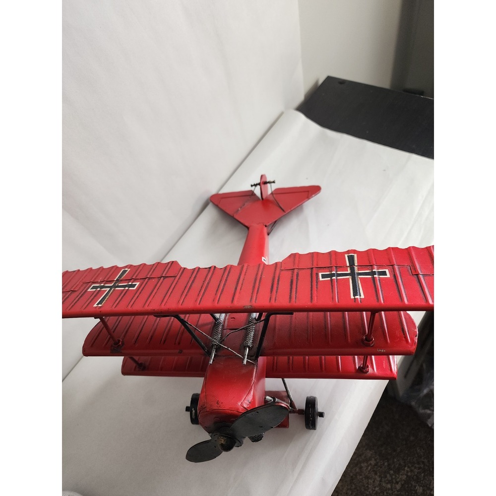 Metal Red Baron Fokker Dr.I WWI Triplane Airplane Model 15" Wingspan Decor